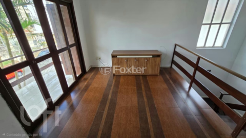 Image 10 - 990079