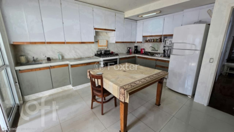 Image 3 - 990079