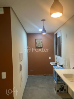 Image 6 - 990086