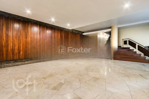 Image 33 - 990207