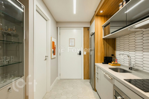 Image 7 - 990214