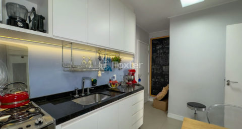 Image 32 - 990473