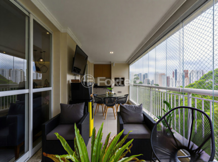 Image 8 - 990477
