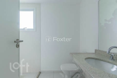 Image 23 - 990478