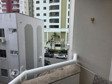 Image 8 - 990484