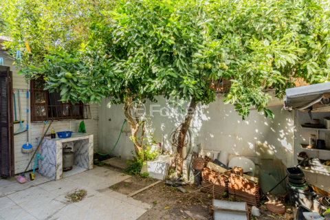 Image 31 - 990498