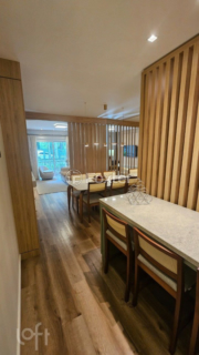 Image 23 - 990500