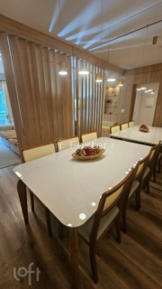 Image 22 - 990500