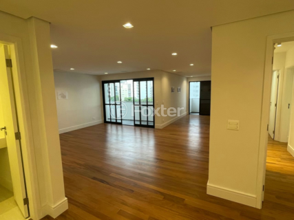 Image 3 - 990569