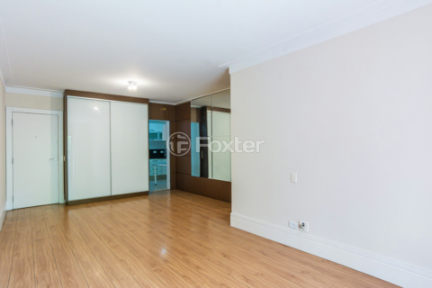 Image 4 - 990573