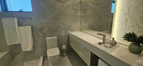 Image 31 - 990579