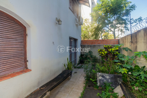 Image 31 - 990596