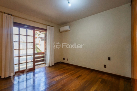 Image 31 - 990716