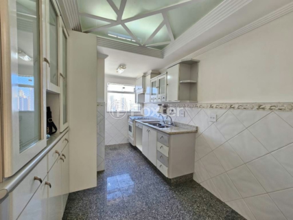 Image 3 - 990770