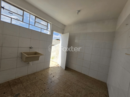 Image 25 - 990810