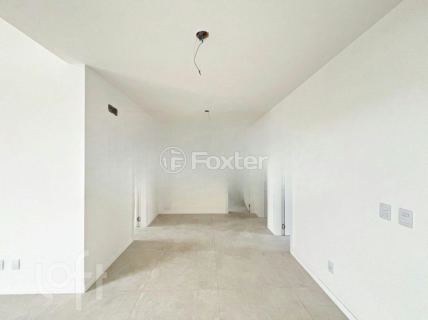 Image 4 - 990872