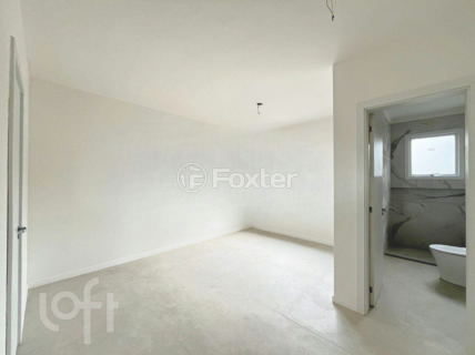 Image 6 - 990872