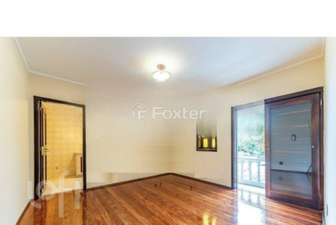 Image 3 - 990914