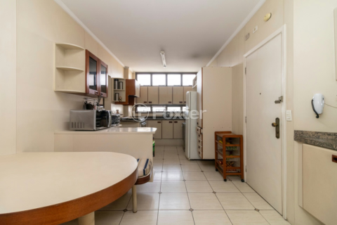 Image 34 - 990987