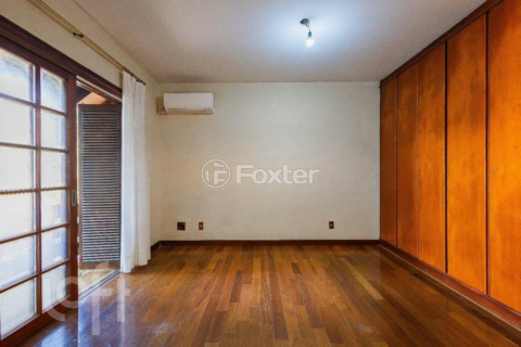 Image 32 - 990992