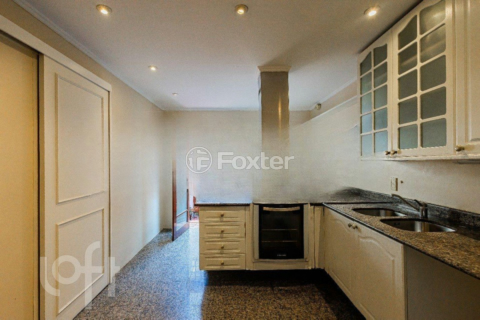 Image 7 - 990992