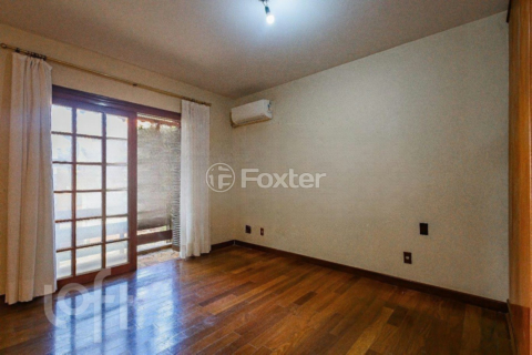 Image 34 - 990992