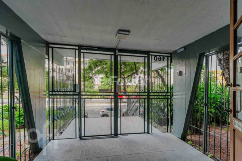 Image 33 - 991049