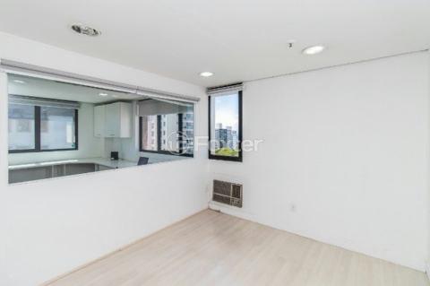 Image 7 - 991162