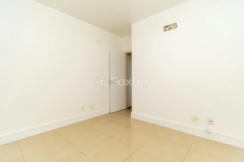 Image 7 - 991296