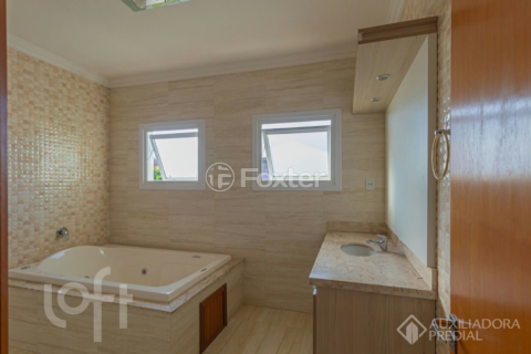 Image 33 - 991840