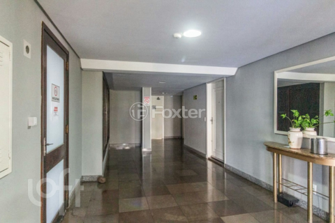 Image 17 - 991856