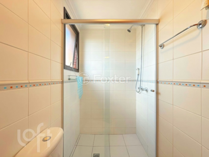 Image 20 - 991989