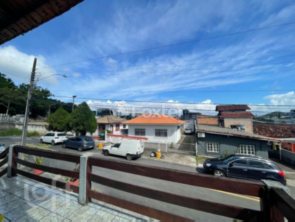 Image 6 - 992371