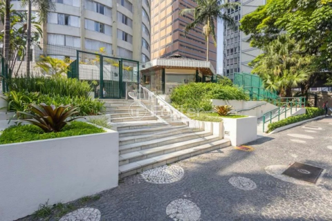 Image 35 - 992418