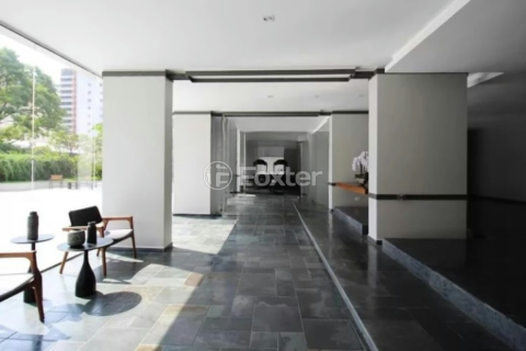 Image 29 - 992500