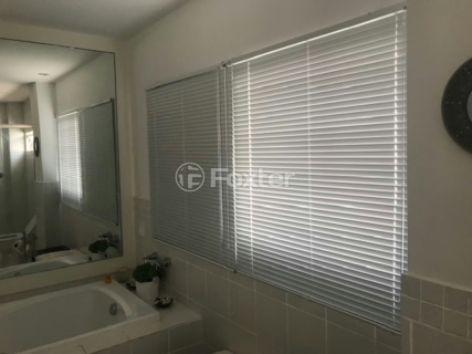 Image 15 - 992500