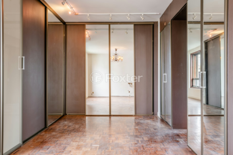 Image 39 - 992503