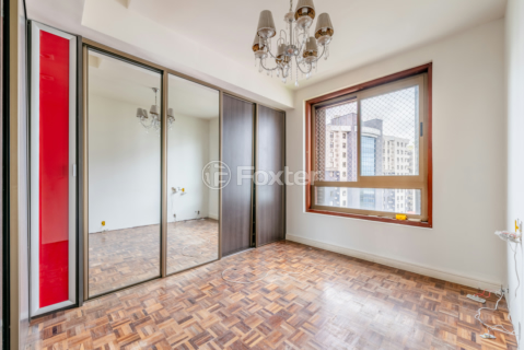 Image 37 - 992503