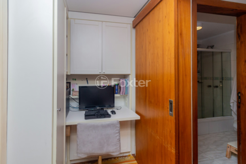Image 12 - 992571