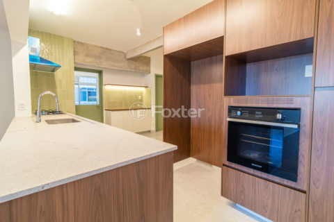 Image 21 - 992582