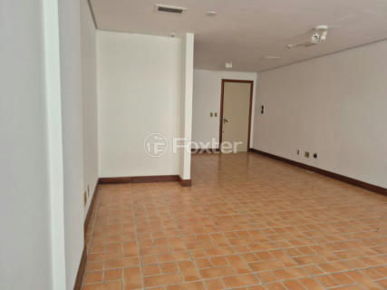 Image 8 - 992641