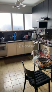 Image 38 - 992666