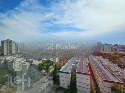 Image 17 - 992690