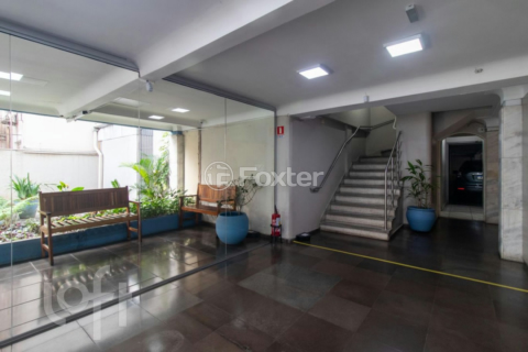 Image 32 - 993376