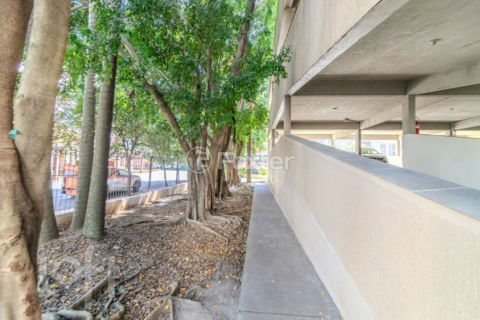 Image 6 - 993695
