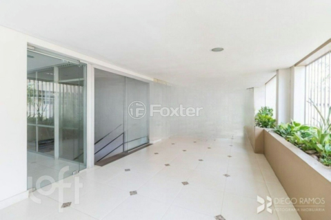 Image 3 - 993895