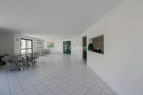 Image 11 - 994056