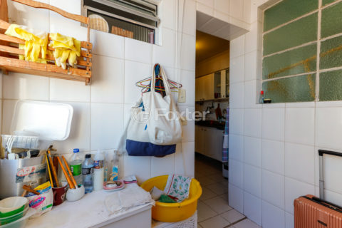 Image 29 - 994232