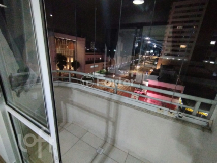 Image 10 - 994347