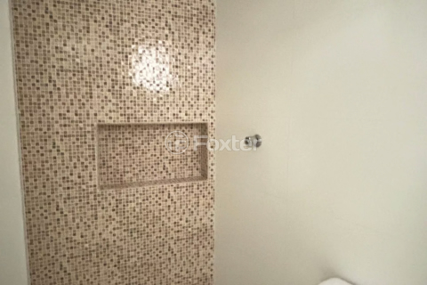 Image 19 - 994917